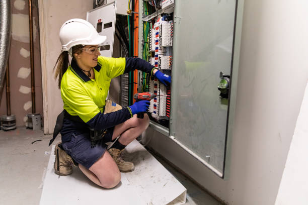 Best Local Electrician Companies  in Fayette, IA